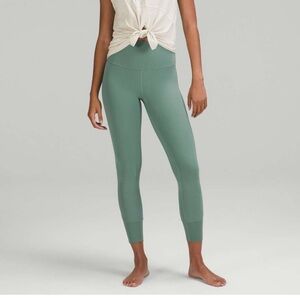 EUC Lululemon scalloped high rise align 25in Tidewater Teal leggings